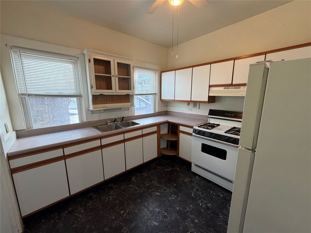 813 W 9TH Street, Erie, PA 16502