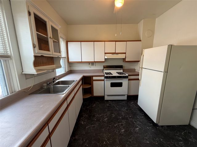 813 W 9TH Street, Erie, PA 16502