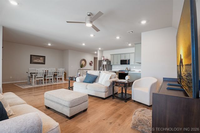 15918 E 75th Street N, Owasso, OK 74055