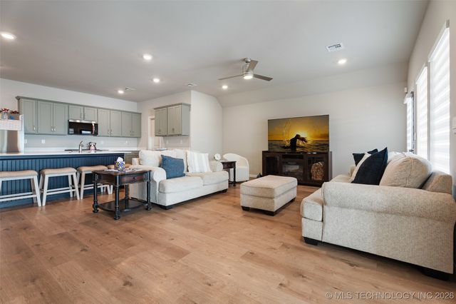 15918 E 75th Street N, Owasso, OK 74055