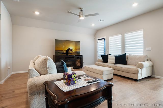 15918 E 75th Street N, Owasso, OK 74055