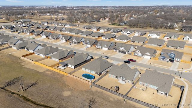 15918 E 75th Street N, Owasso, OK 74055