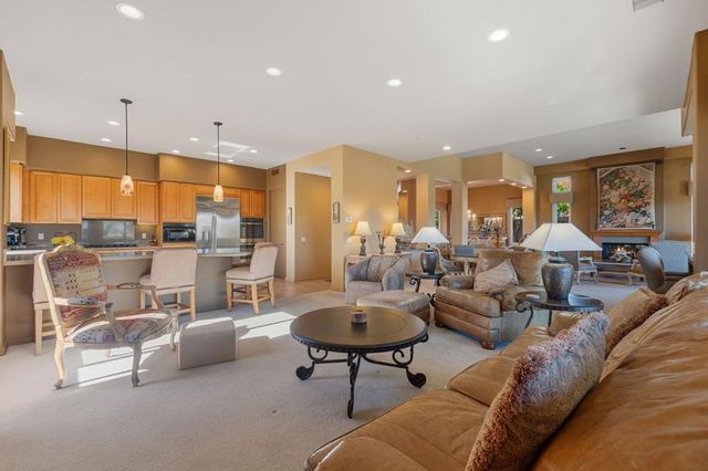 396 Tomahawk Drive, Palm Desert, CA 92211