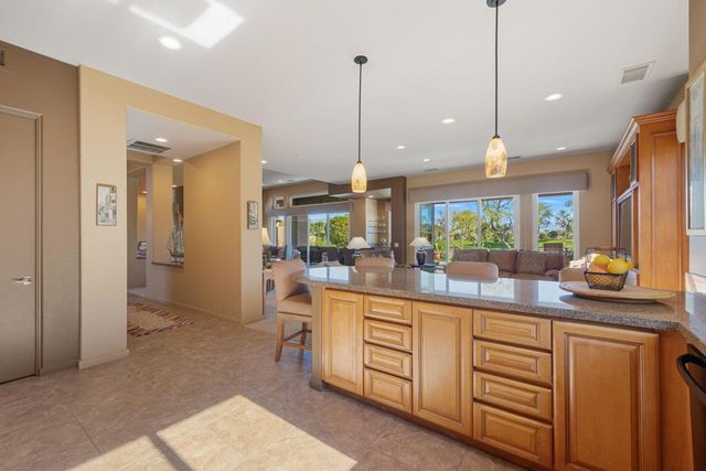 396 Tomahawk Drive, Palm Desert, CA 92211