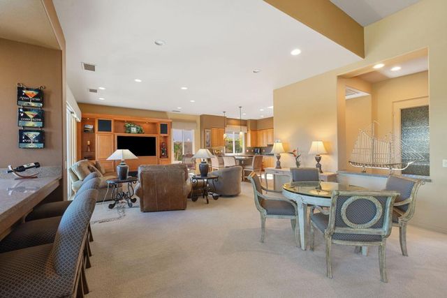 396 Tomahawk Drive, Palm Desert, CA 92211