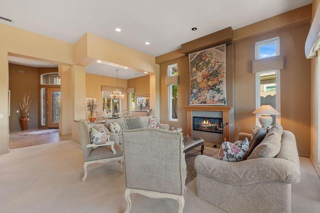 396 Tomahawk Drive, Palm Desert, CA 92211