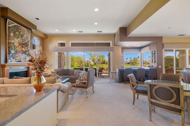 396 Tomahawk Drive, Palm Desert, CA 92211