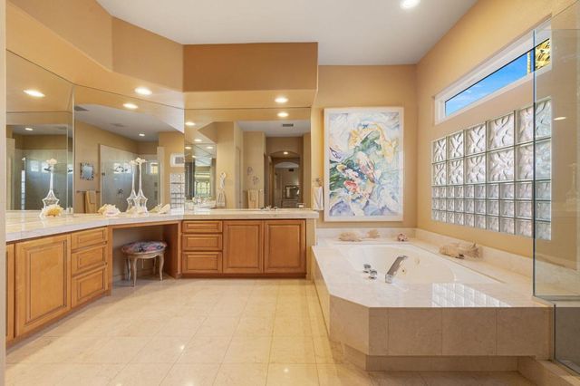 396 Tomahawk Drive, Palm Desert, CA 92211