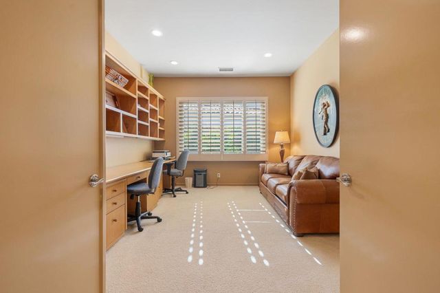 396 Tomahawk Drive, Palm Desert, CA 92211