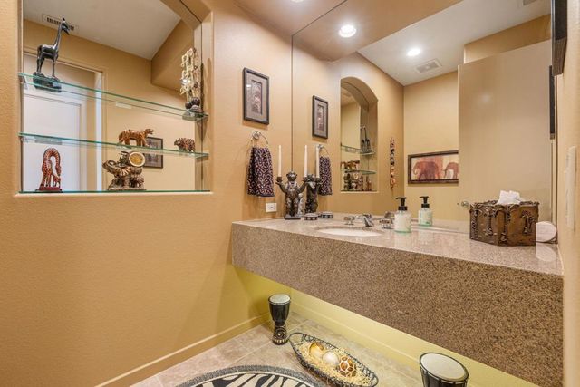 396 Tomahawk Drive, Palm Desert, CA 92211