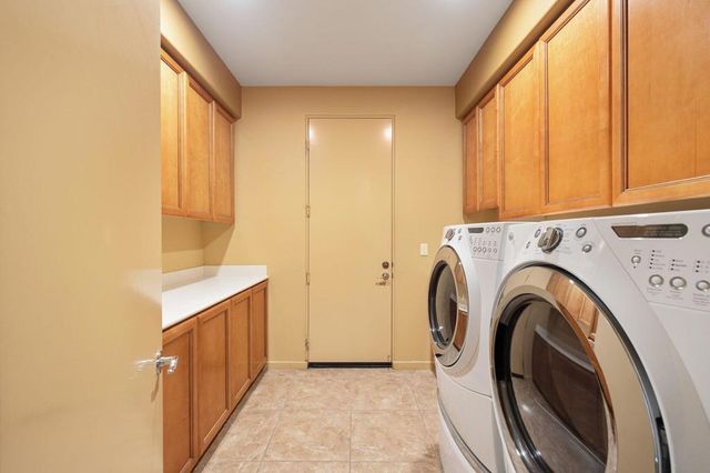 396 Tomahawk Drive, Palm Desert, CA 92211