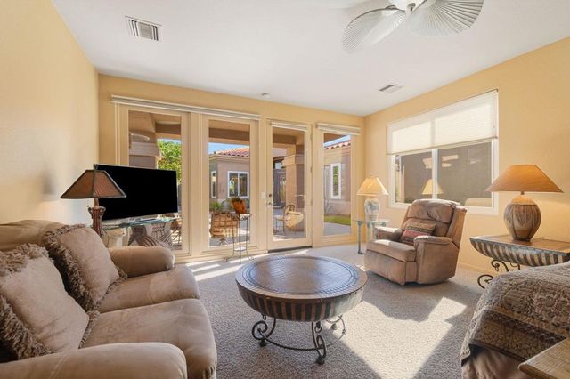 396 Tomahawk Drive, Palm Desert, CA 92211