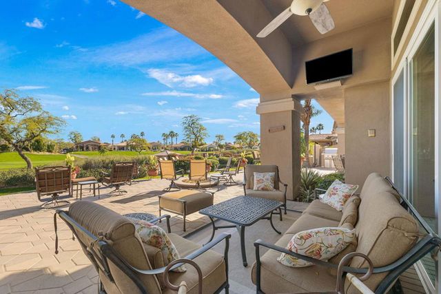 396 Tomahawk Drive, Palm Desert, CA 92211