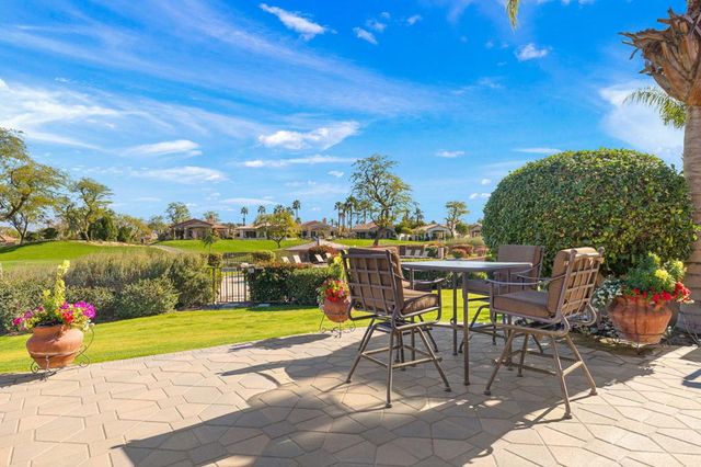 396 Tomahawk Drive, Palm Desert, CA 92211