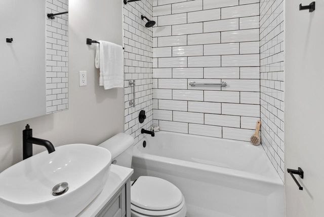 7007 N 41st STREET, Milwaukee, WI 53209