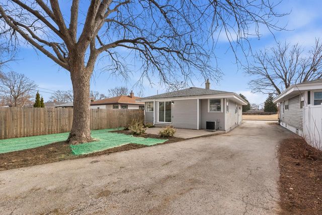 7007 N 41st STREET, Milwaukee, WI 53209