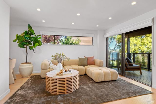 5002 Paradise Dr, Tiburon, CA 94920