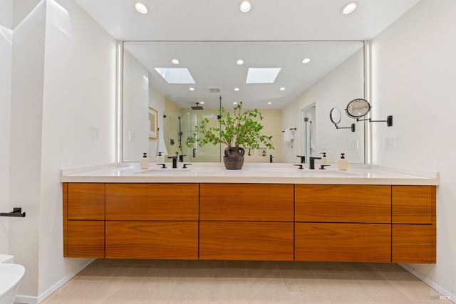 5002 Paradise Dr, Tiburon, CA 94920