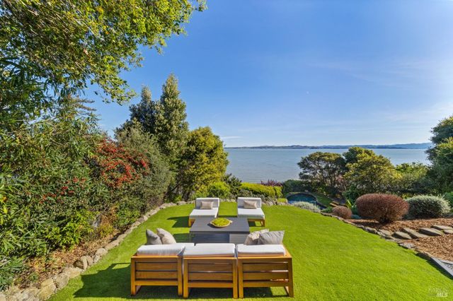 5002 Paradise Dr, Tiburon, CA 94920