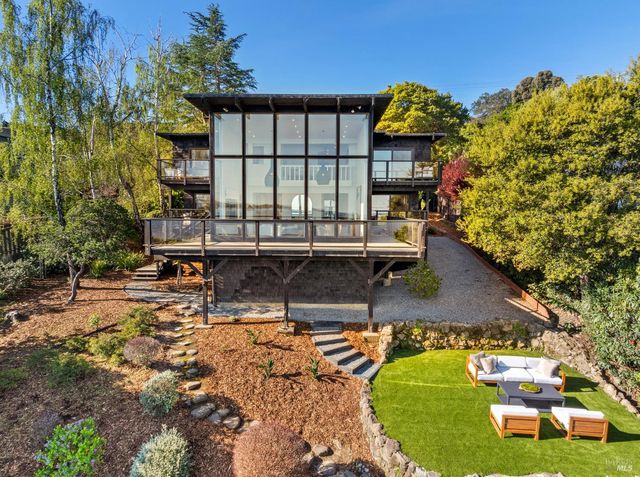 5002 Paradise Dr, Tiburon, CA 94920