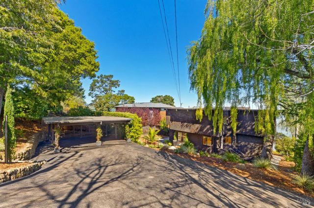 5002 Paradise Dr, Tiburon, CA 94920
