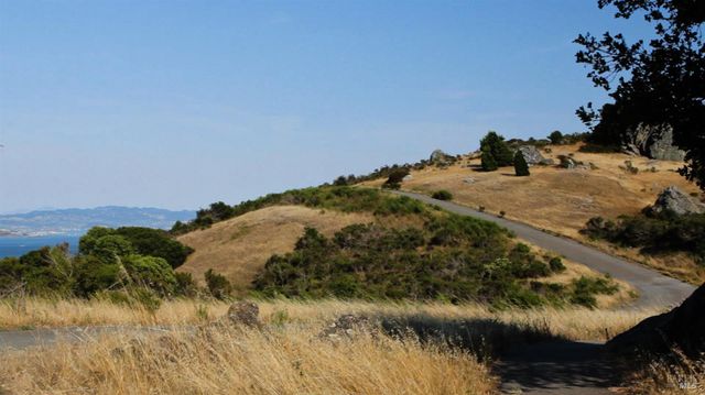 5002 Paradise Dr, Tiburon, CA 94920