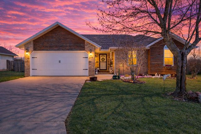 638 N Cox Avenue, Republic, MO 65738