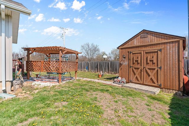 638 N Cox Avenue, Republic, MO 65738