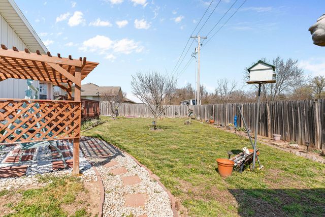 638 N Cox Avenue, Republic, MO 65738