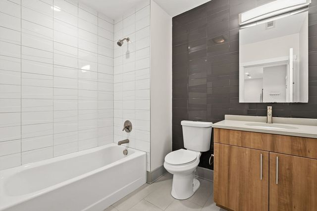 1975 Massachusetts Ave 302, Cambridge, MA 02140
