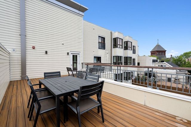 1975 Massachusetts Ave 302, Cambridge, MA 02140