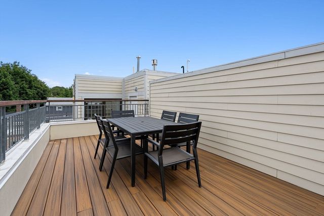 1975 Massachusetts Ave 302, Cambridge, MA 02140