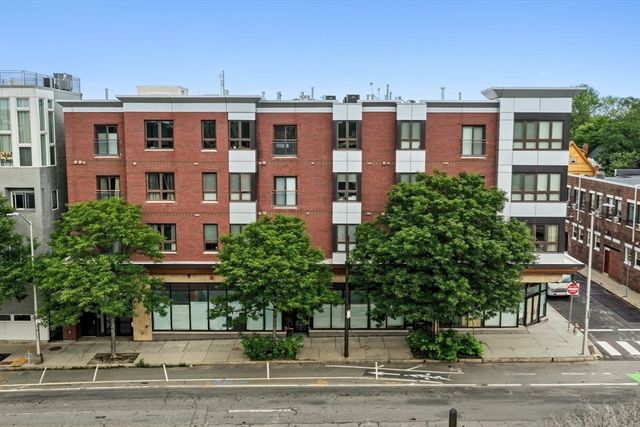 1975 Massachusetts Ave 302, Cambridge, MA 02140