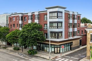 1975 Massachusetts Ave 302, Cambridge, MA 02140