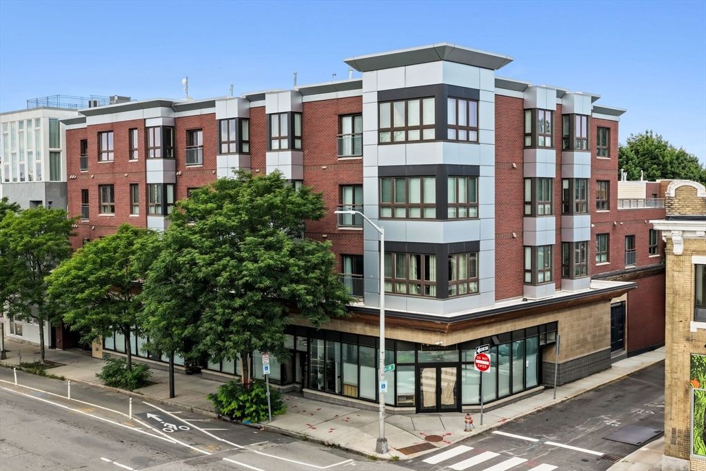 1975 Massachusetts Ave 302, Cambridge, MA 02140