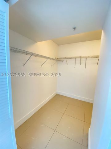 41 SE 5th St 1109, Miami, FL 33131