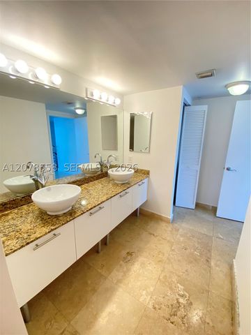 41 SE 5th St 1109, Miami, FL 33131