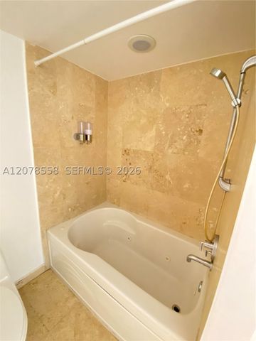 41 SE 5th St 1109, Miami, FL 33131