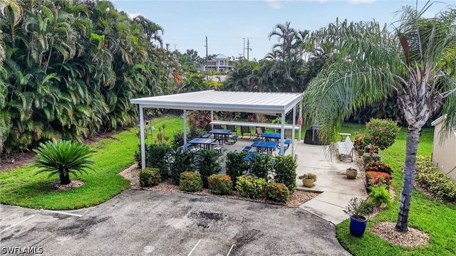 19870 Breckenridge DR 303, Estero, FL 33928