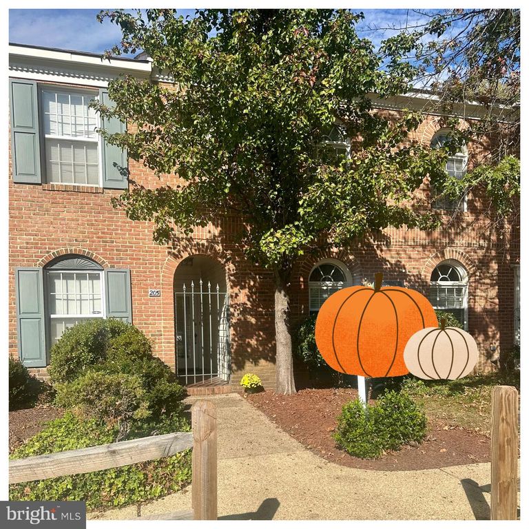 205 HEATHER CT, La Plata, MD 20646