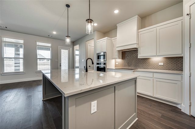 4021 Lagos Drive, Midlothian, TX 76065