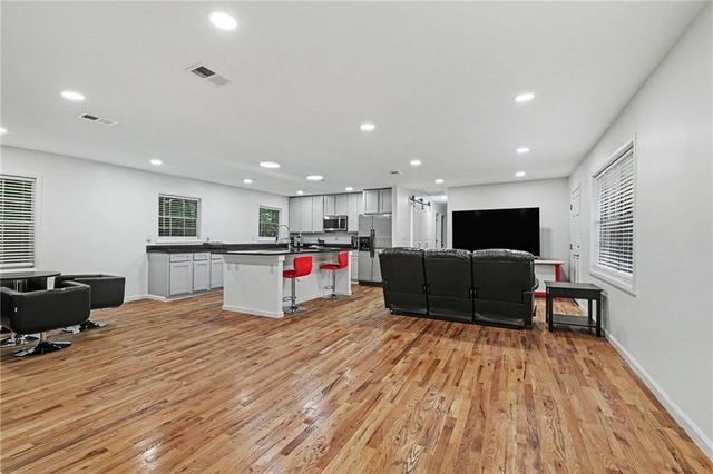 2216 Chestnut Log Drive, Lithia Springs, GA 30122