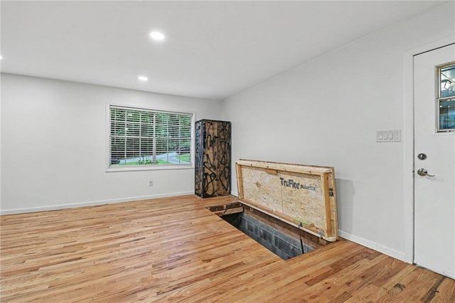 2216 Chestnut Log Drive, Lithia Springs, GA 30122