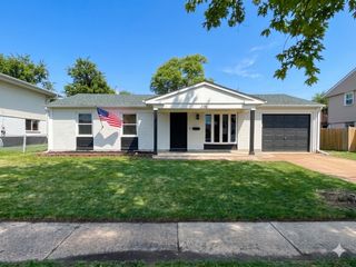 338 Hickory Avenue, Romeoville, IL 60446