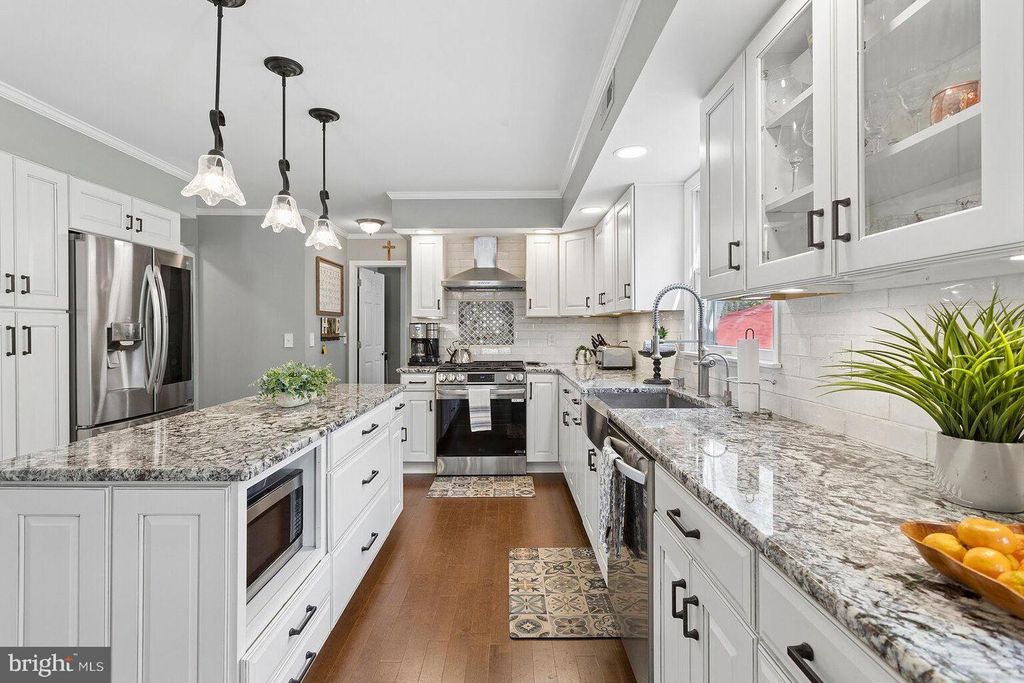 23 FABROW DR, Titusville, NJ 08560