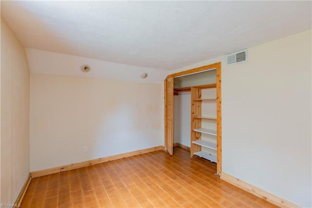 1511 Sharon Road, Winston-salem, NC 27103