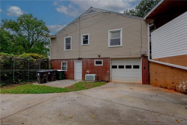 1511 Sharon Road, Winston-salem, NC 27103