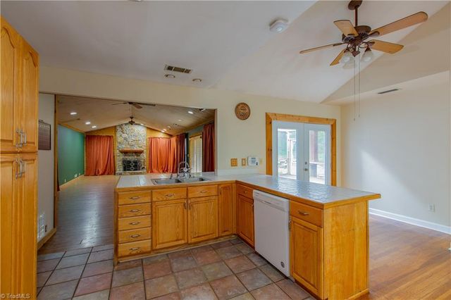 1511 Sharon Road, Winston-salem, NC 27103