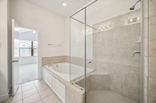 648 Westcross Street 303, Houston, TX 77018