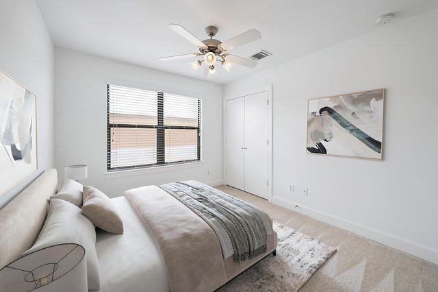 648 Westcross Street 303, Houston, TX 77018
